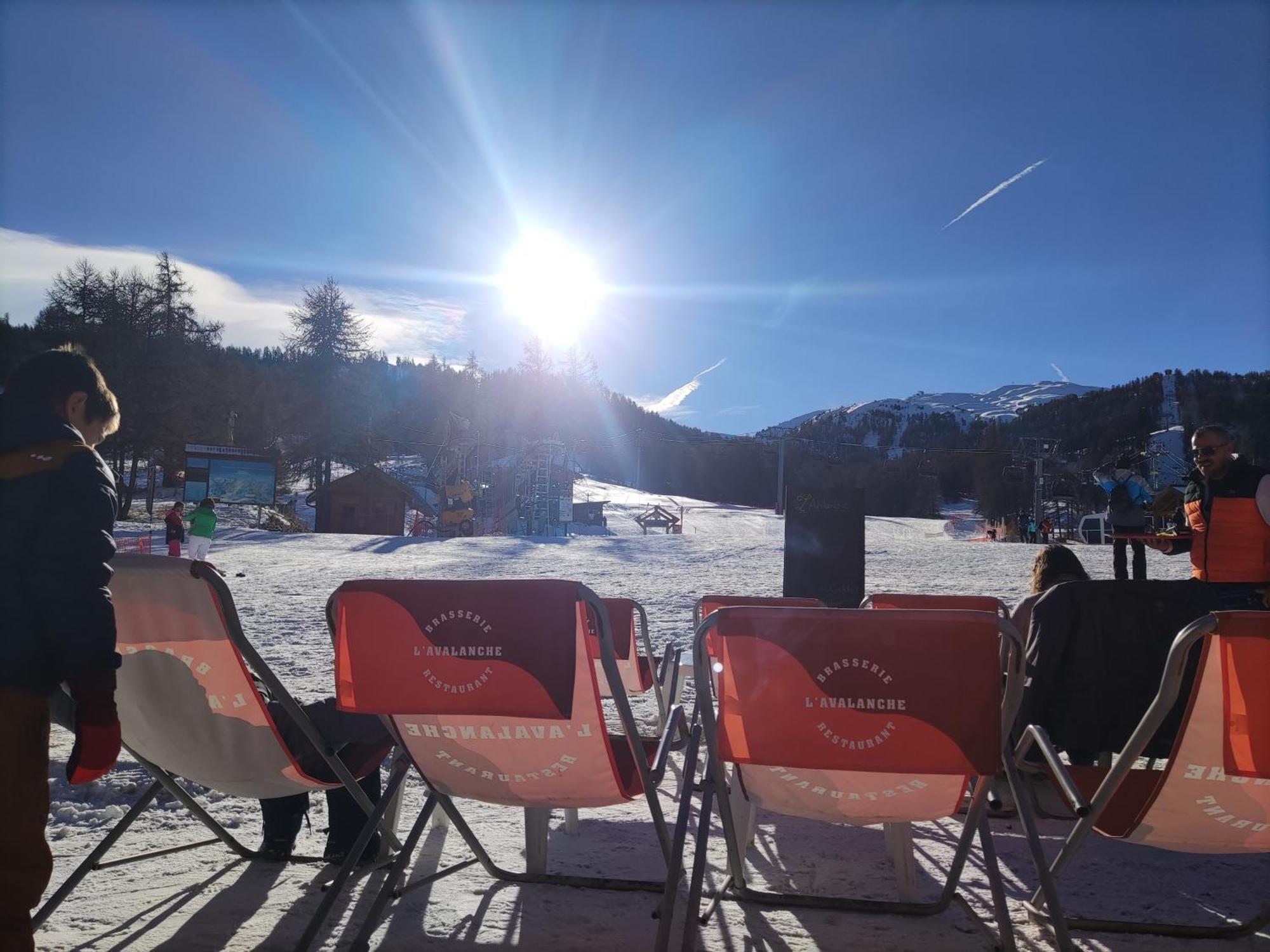 Risoul Altair Jolie T2 Confortable Skis Aux Pieds Exteriör bild
